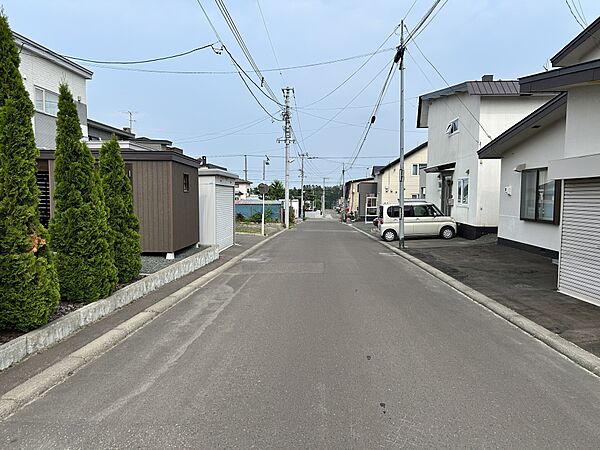 北側前面道路