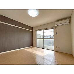 ベルメゾン三本柳　V棟 2階1Kのリビング/ダイニング