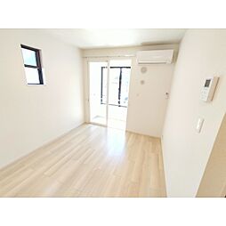 ロアール花岡 1階1LDKのリビング/ダイニング