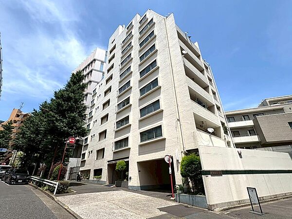 歴史ある城南五山「池田山」に位置するエリア！池田山公園、庭園美術館、自然教育園があり四季の彩りが楽しめます。