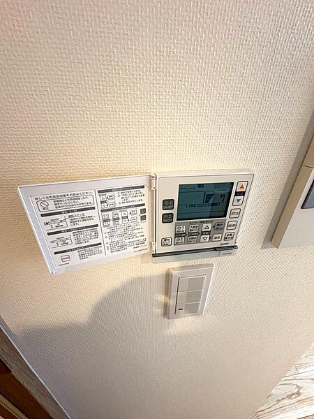 リビングは寒い冬に嬉しい床暖房付きです。