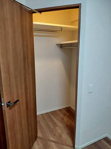 ●2部屋にウォークインクローゼットがございます！