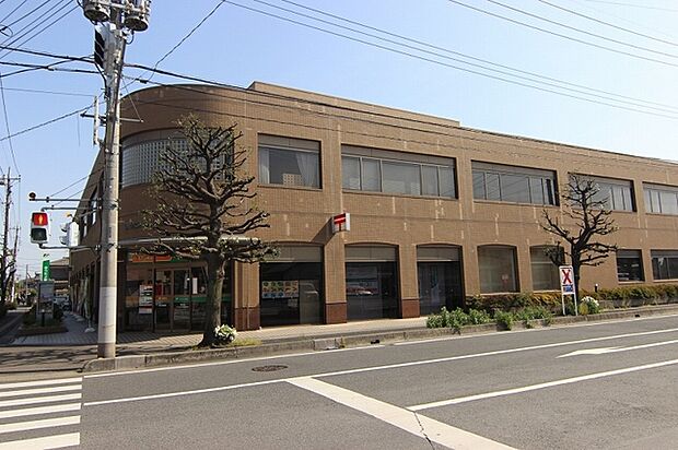 桶川郵便局 郵便窓口…9:00〜19:00/ATM…8:00〜20:00。ゆうゆう窓口は平日・土曜は朝8時から、日曜日も営業しており便利（詳しい営業時間はHPをご確認ください）。（550m）