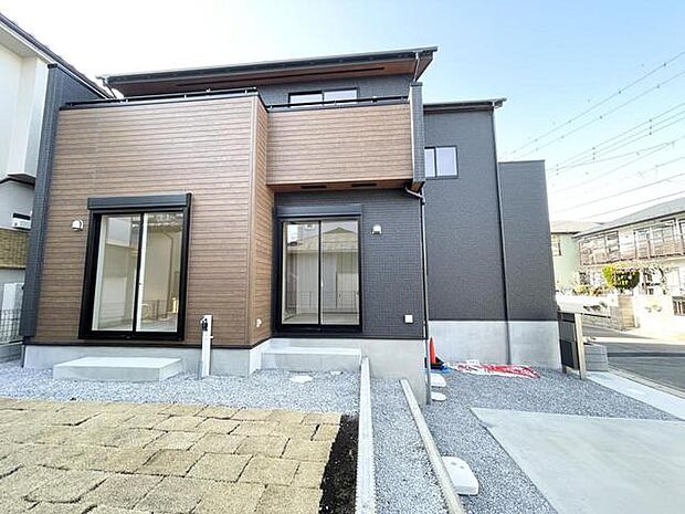 ちょっとしたガーデニングもできる南庭付