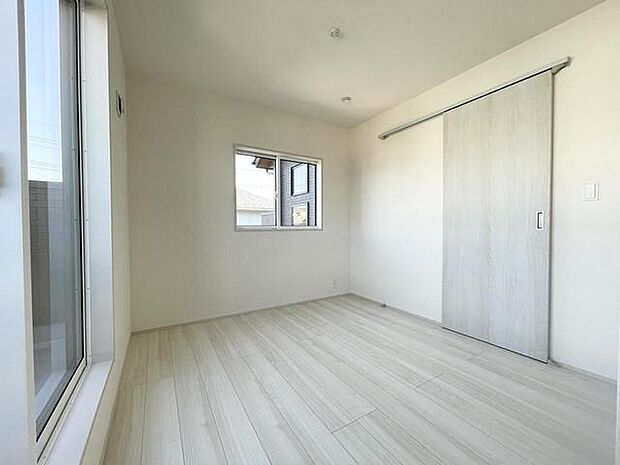 全居室2面採光!窓を2つ設けた事で光が差し込む温かい空間になっています!