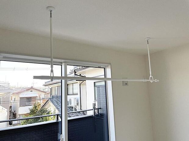 主寝室には室内物干し