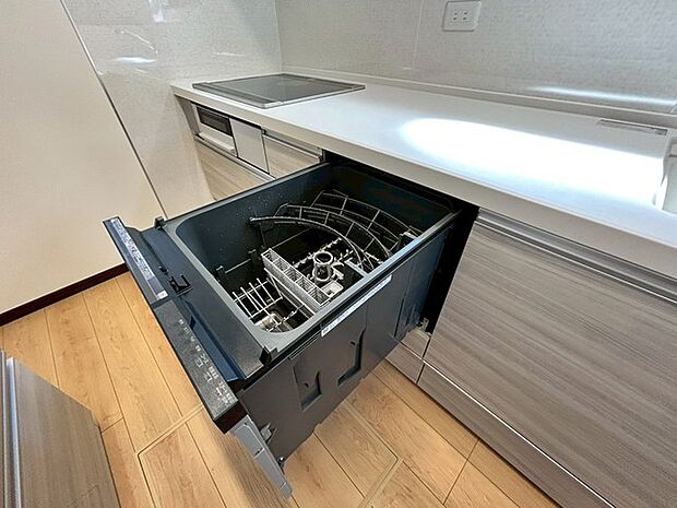 嬉しい食洗器標準装備!(施工例) 手間と水道代をダブルで節約してくれます。