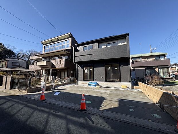 カースペースは2台分！セカンドカーや、ご来客用としてもう1台分あると嬉しいですね！ 