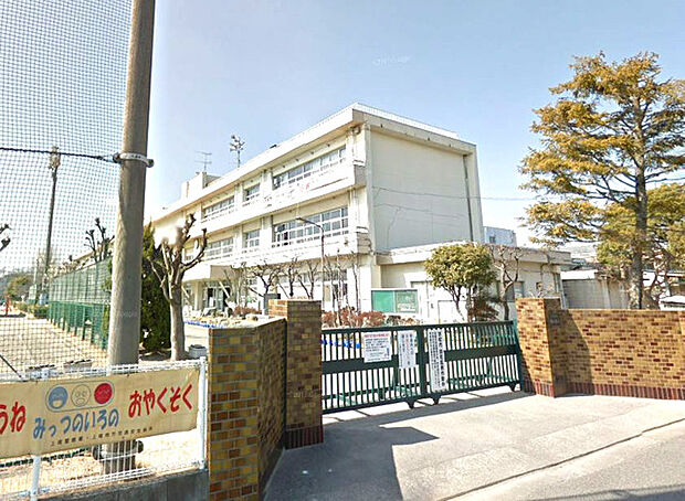 上尾市立東小学校（700m）