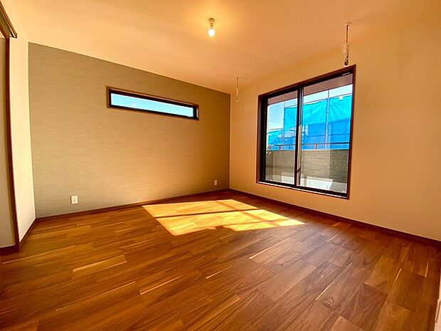 主寝室8帖(施工例) ベッドを入れても充分な広さが確保できる主寝室。