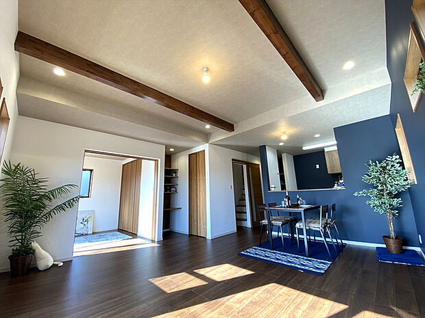 「ブルックリンスタイル」LDK(施工例) 居心地の良いカフェのような落ち着いた雰囲気で、人気の衰えないスタイルです。