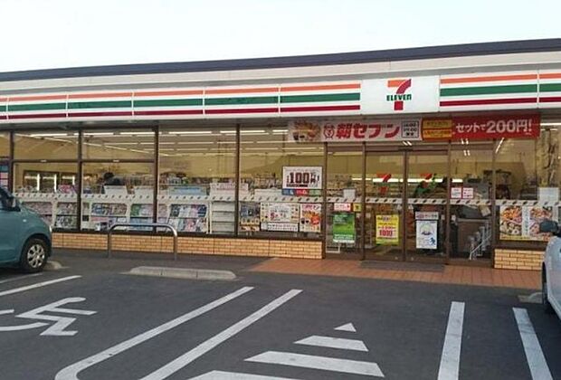 セブンイレブン上尾小泉氷川店 ちょっとしたお買い物はもちろん、ATMのご利用もできるので、近くにあるとやっぱり便利ですね!(750m)
