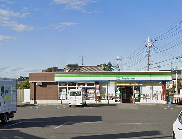 ファミリーマート北本石戸一丁目店(557m)