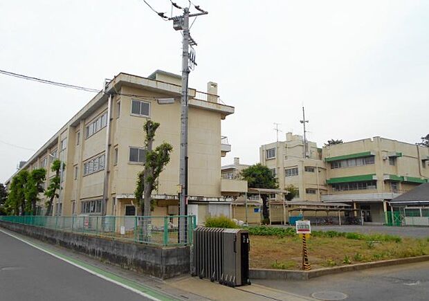 大砂土東小学校（1100m）