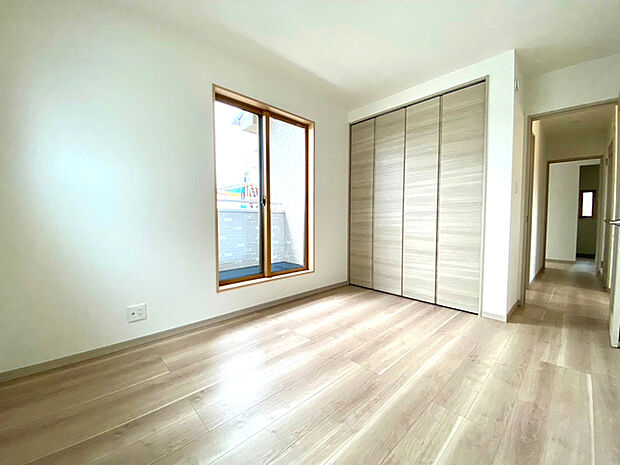 2階洋室5.3帖(施工例) プライベートの時間も大切にできる、2階に4部屋の間取り