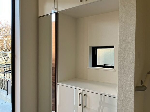 すっきりきれいに収納できそうなシューズボックス付です