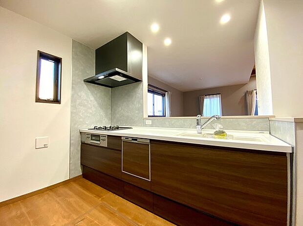 システムキッチン クリナップ「KT」(施工例) ステンレス底板・シームレス結合等でお手入れも簡単なキッチン。