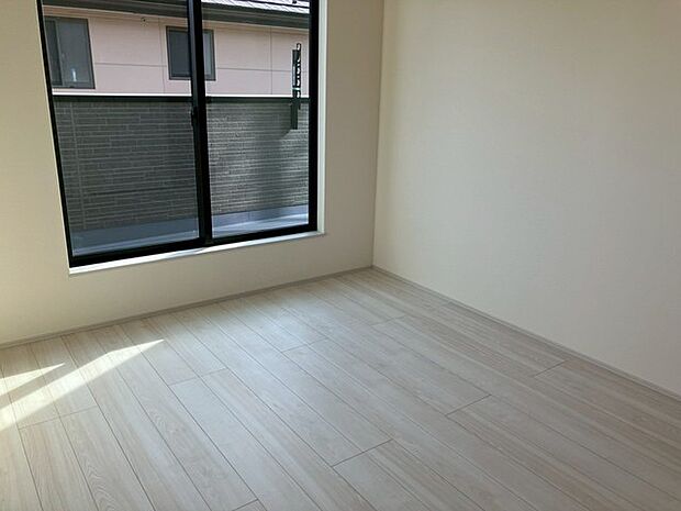 2部屋からバルコニーへ出られるのでお布団干しも楽々！