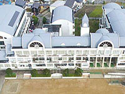 丹波篠山市立味間小学校 約1.8km