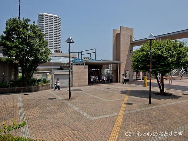 東戸塚駅(JR 横須賀線)　1040ｍ