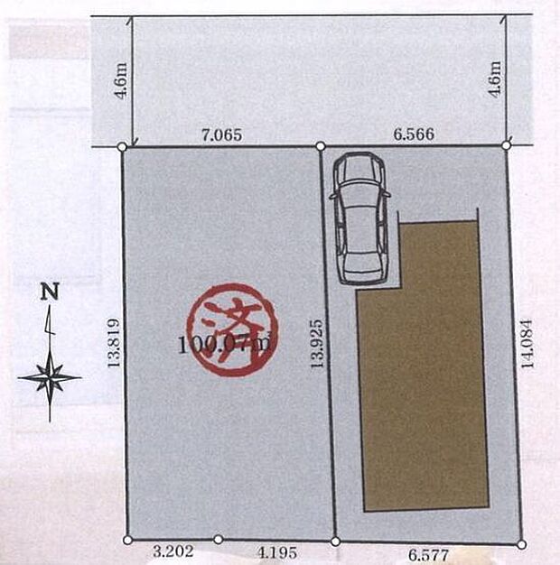 カースペース付きの整形地 周辺は閑静な住宅街です。