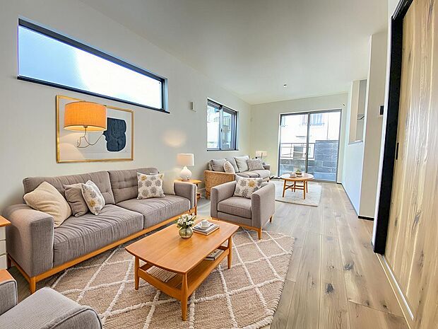 爽やかな風を感じて、心躍るステキな暮らしが始まります。 本画像はCGで作成しており、実際に現地に家具は置かれておりません。また、価格に家具は含まれておりません。