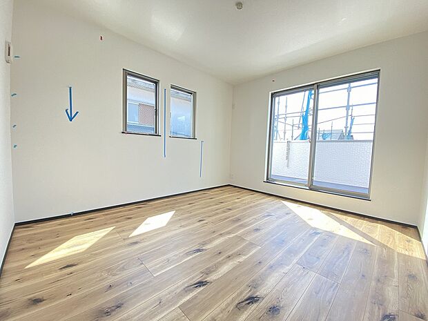 嬉しい2面採光。風と光を感じることで、季節の移ろいも感じられます。