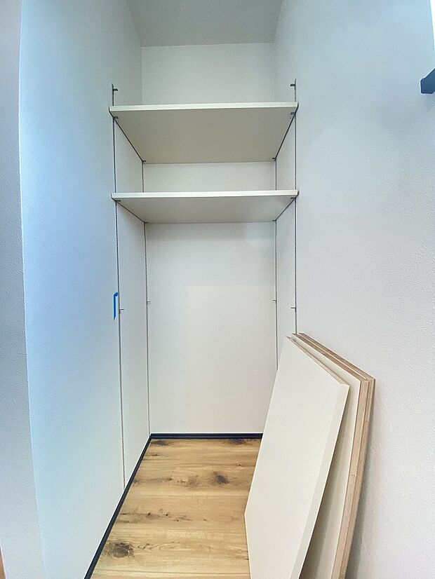 収納スペースがたっぷり タオルや下着類など身支度に欠かせないものを置いておくことができます