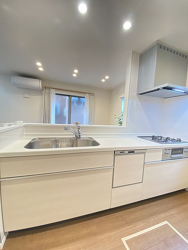 ホームパティ―で、ゲストと一緒にお料理の準備もできるカウンターキッチン