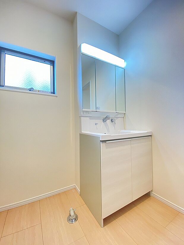 追い炊き機能　浴室乾燥機付き、暮らしを支える安心仕様の浴室です。