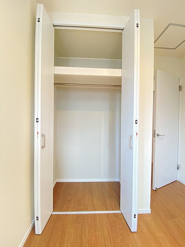 物の居場所を決めて、お片付けの習慣も付いてくれると嬉しいですね。