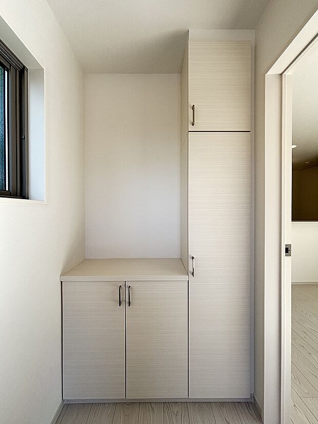 天井まで届く大容量シューズボックスで、靴の収納もラクラク