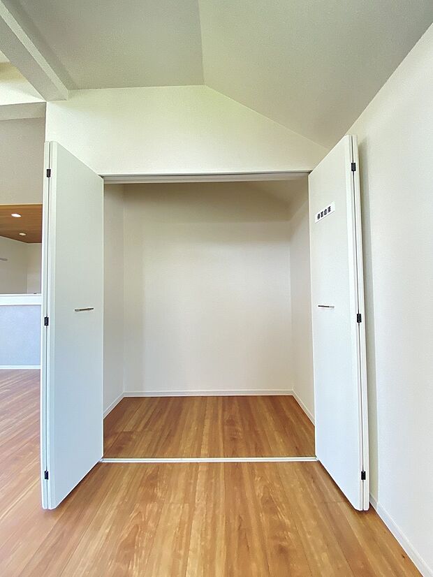 育ち盛りのお子様のいる暮らしを、頼もしく支える大容量パントリー