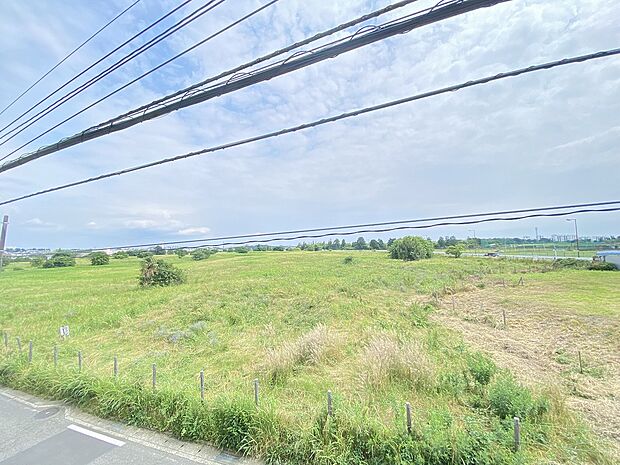 都会の喧騒を忘れる、穏やかな時間が流れそうです。