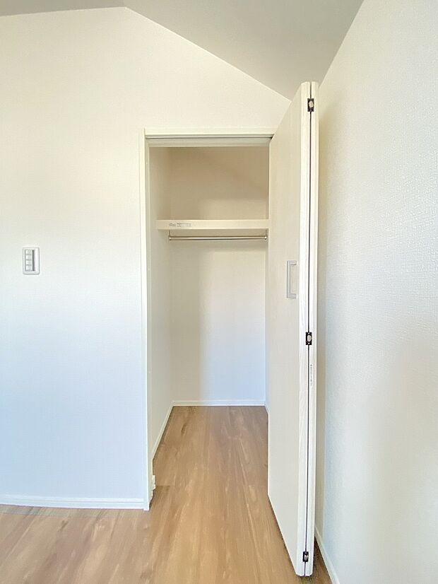 物の居場所を決めて、お片付けの習慣も付いてくれると嬉しいですね。