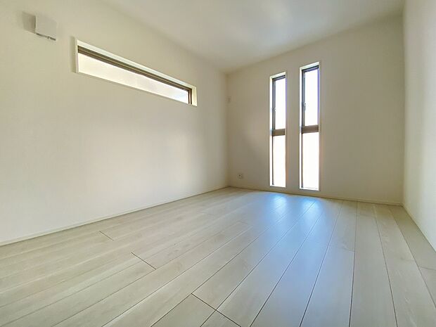 寝室の外から入ってくる心地いい風と明るい光、そして鳥の鳴き声をＢＧＭに今日も一日が始まりそうです。