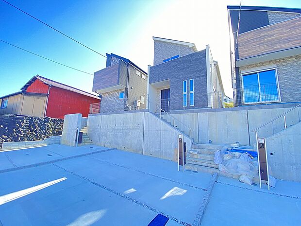 閑静な住宅地で子育て家族に適した、ゆとりある住環境が整っています。