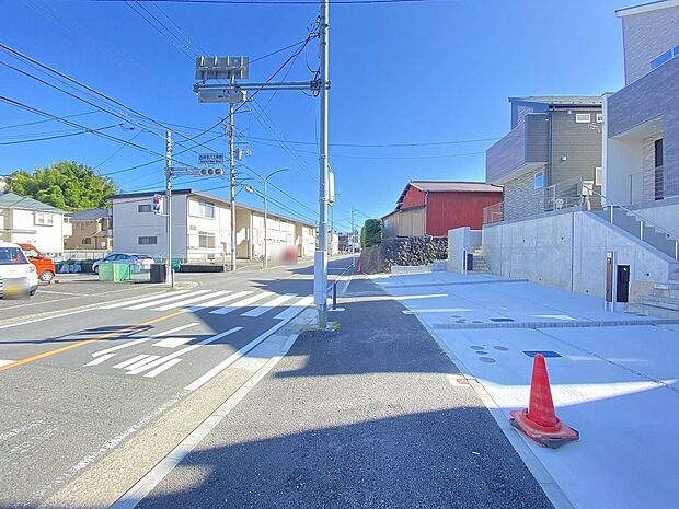 お車通りも少なく、お子様とのお散歩も安心してできる閑静な住宅街です。