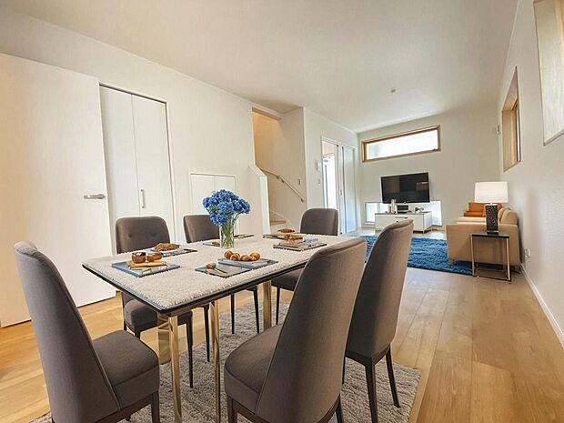 本画像はCGで作成しており、実際に現地に家具は置かれておりません。また、価格に家具は含まれておりません。