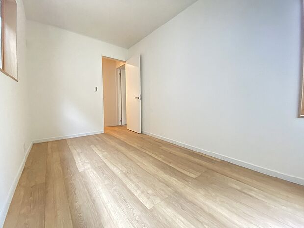 お好みのカーテンやラグで、自分好みにカスタマイズ