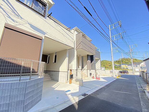 近隣は落ち着いた静かな環境。のんびりと生活していただけます。