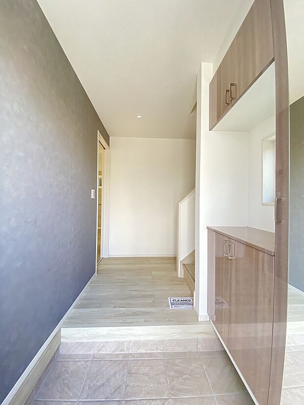 広く、綺麗に整った玄関で、お住まいの印象もグッド