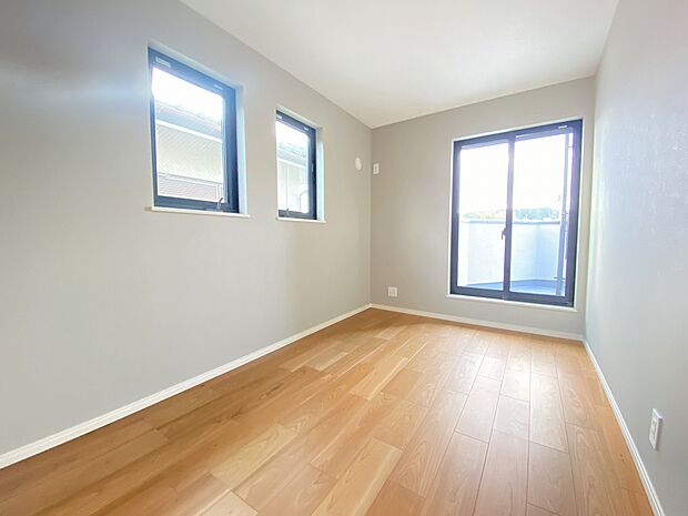 お洒落な雑貨屋さんで見つけた、あの小物やインテリアも置ける　そんな喜びをここで叶えませんか。