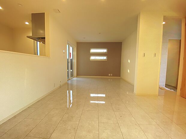 広さのあるリビング。家具選びやレイアウトの幅も広がります。