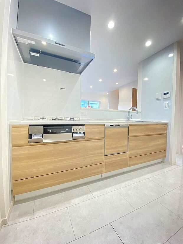 キッチンスペースも広いのでお子様といっしょに楽しくお料理もできます。