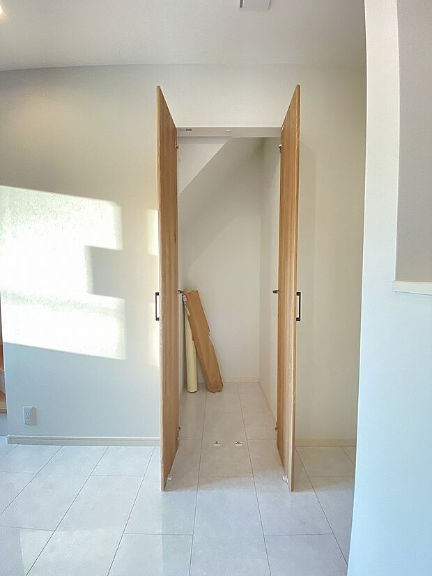 収納も豊富です　すっきりまとめて気持ちよくお過ごしいただけます。