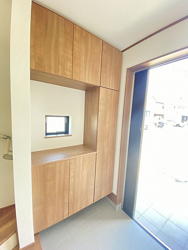 天井まで届く大容量シューズボックスで、靴の収納もラクラク