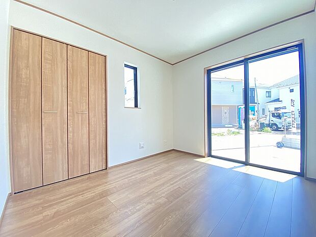 どんなカラーにも馴染む、白のクロス。雑貨や小物、家具との相性も良さそうです。