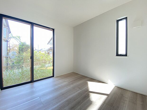 ゆったりとした安らぎに包まれる、静かな寝室。