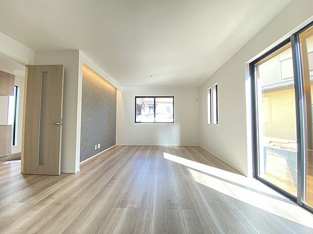 何気ない一日の一コマが積み重り、かけがえのない家族との思い出と重なっていくリビング。